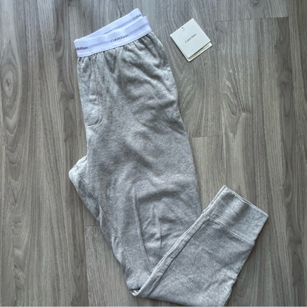 Calvin Klein | Terry Lounge Joggers in Medium Grey Heather (Small)